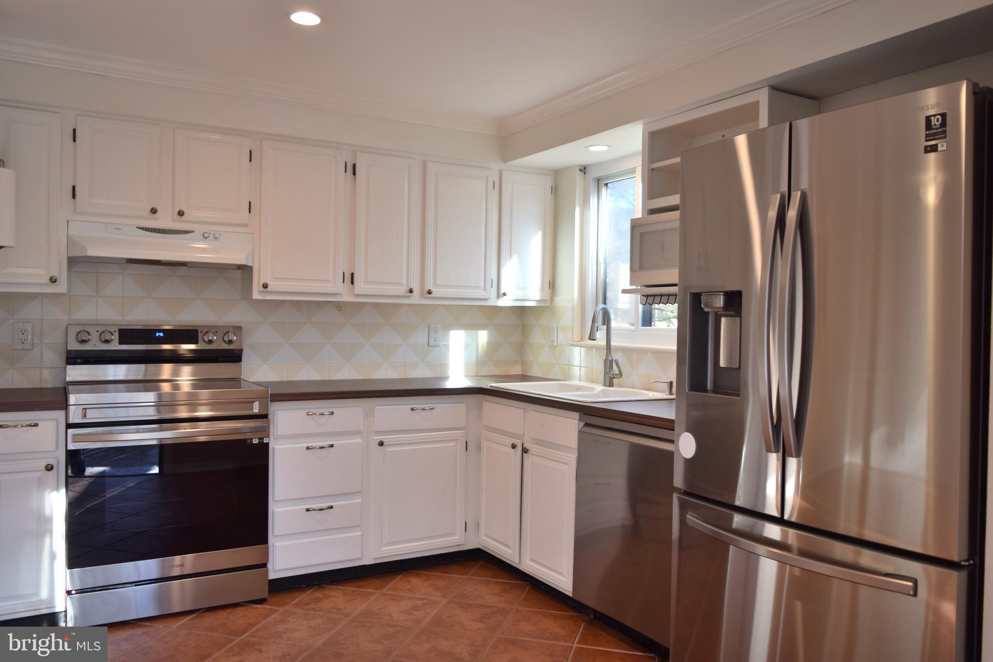 BURKE CENTRE - Residential Lease