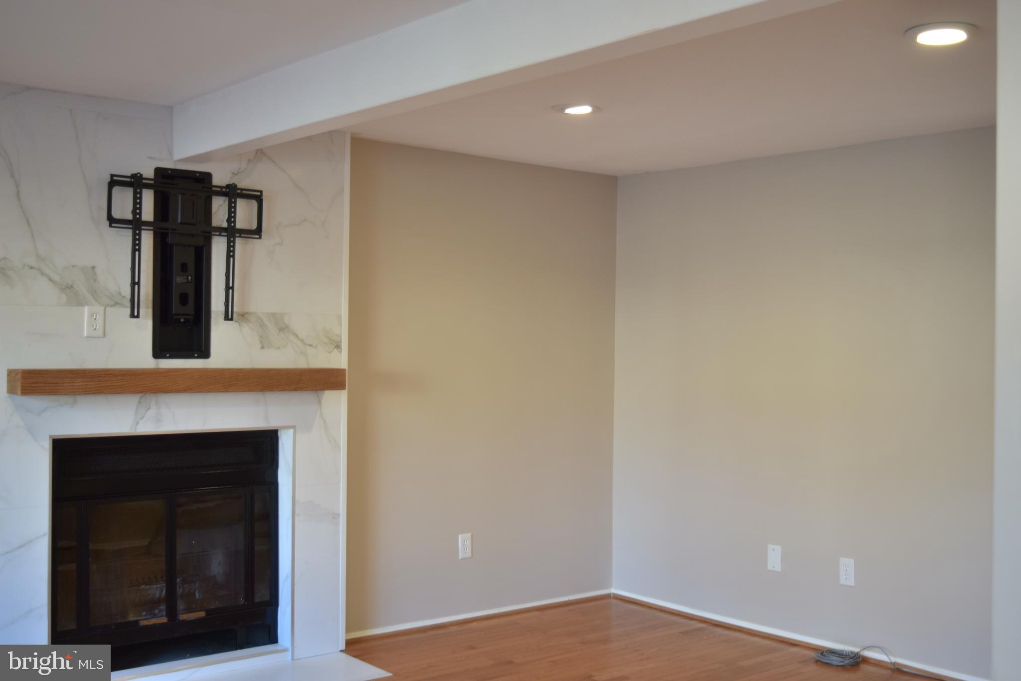 BURKE CENTRE - Residential Lease