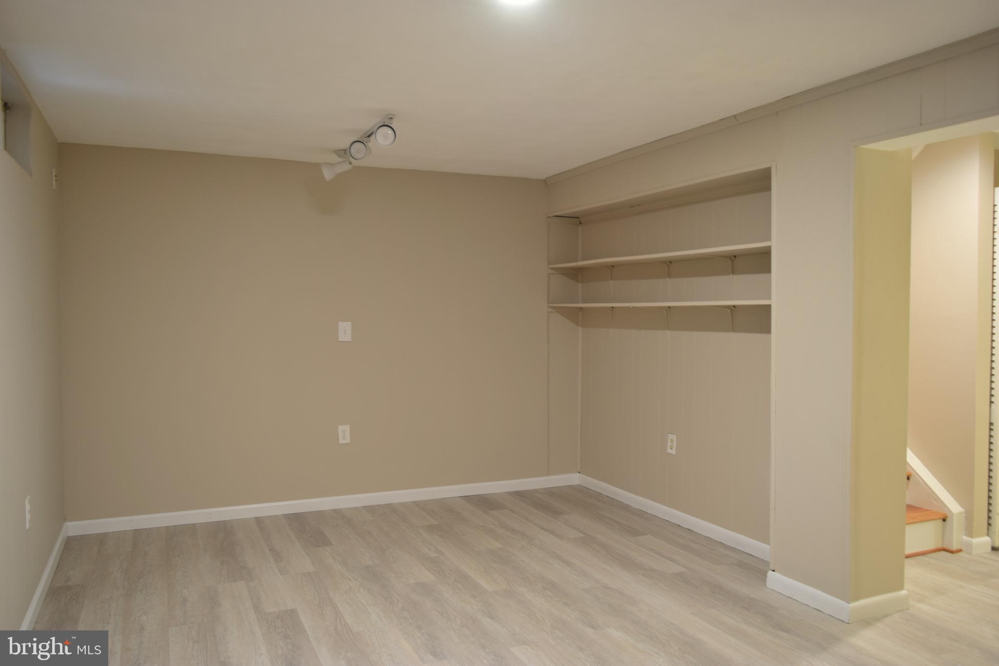 BURKE CENTRE - Residential Lease