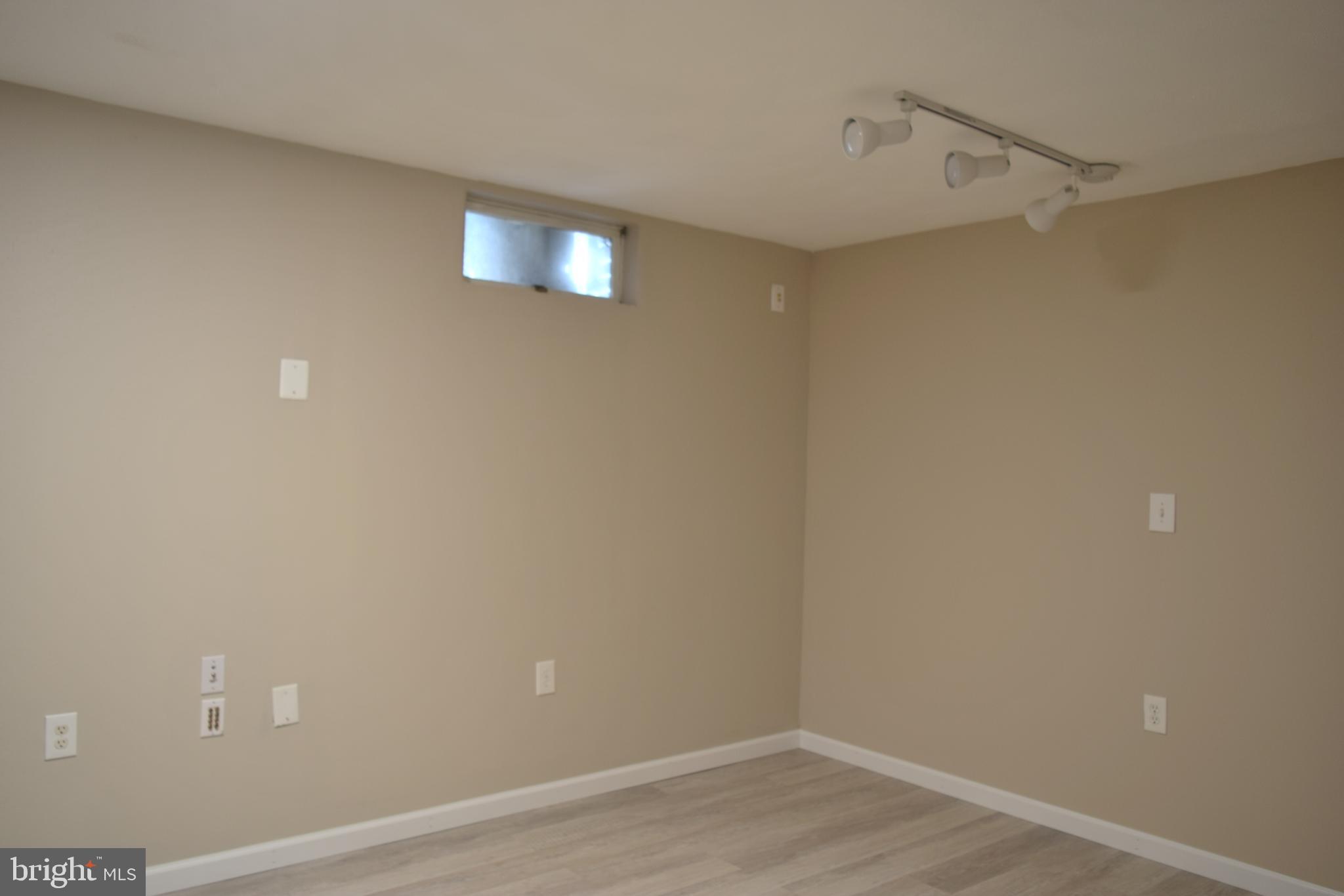 BURKE CENTRE - Residential Lease