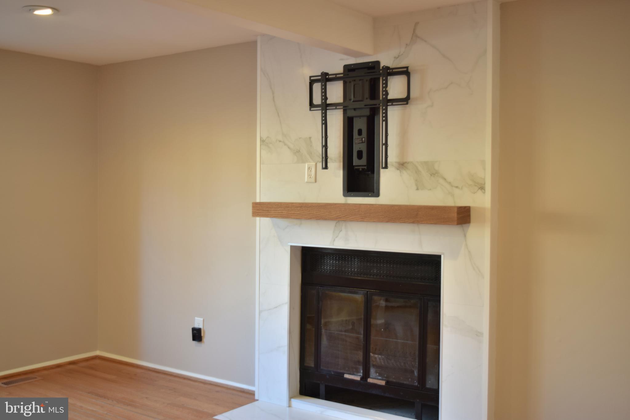 BURKE CENTRE - Residential Lease