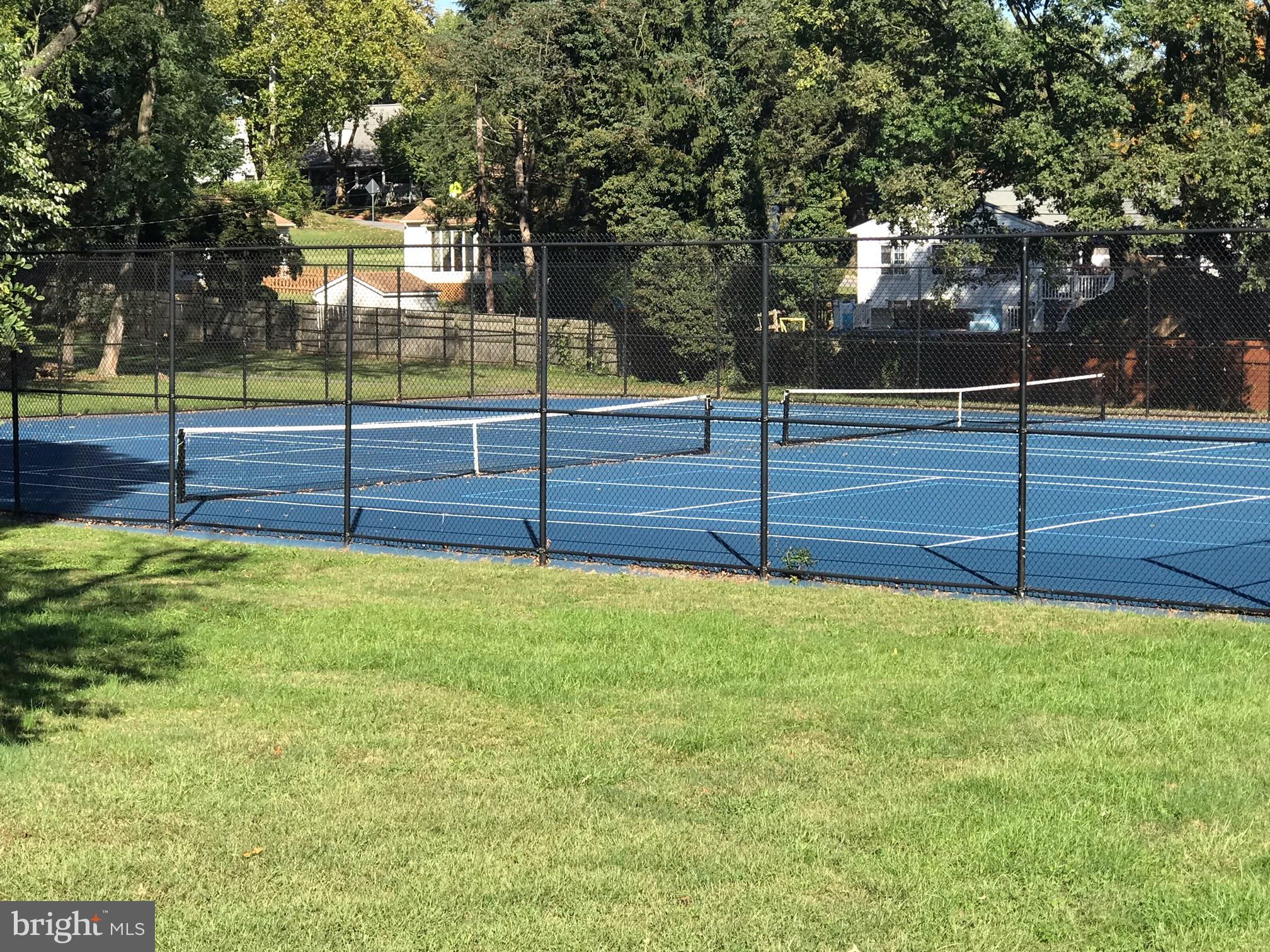 LINTHICUM OAKS - Residential