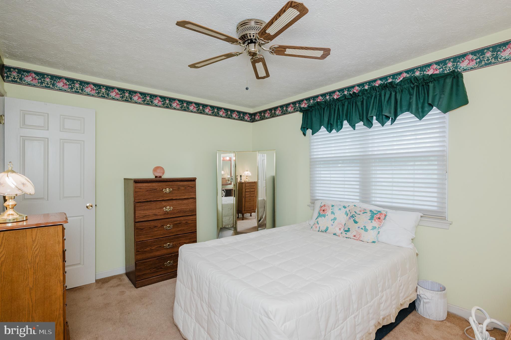 LINTHICUM OAKS - Residential