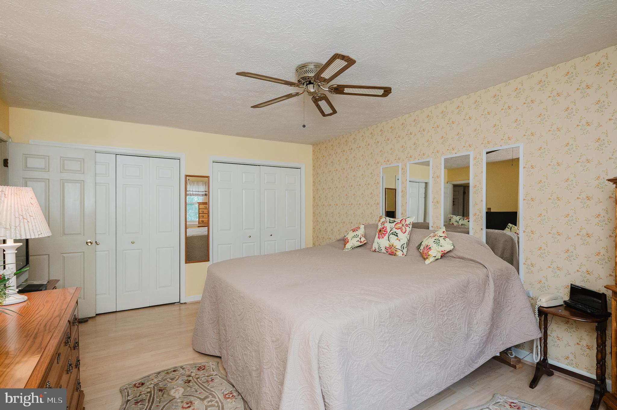 LINTHICUM OAKS - Residential