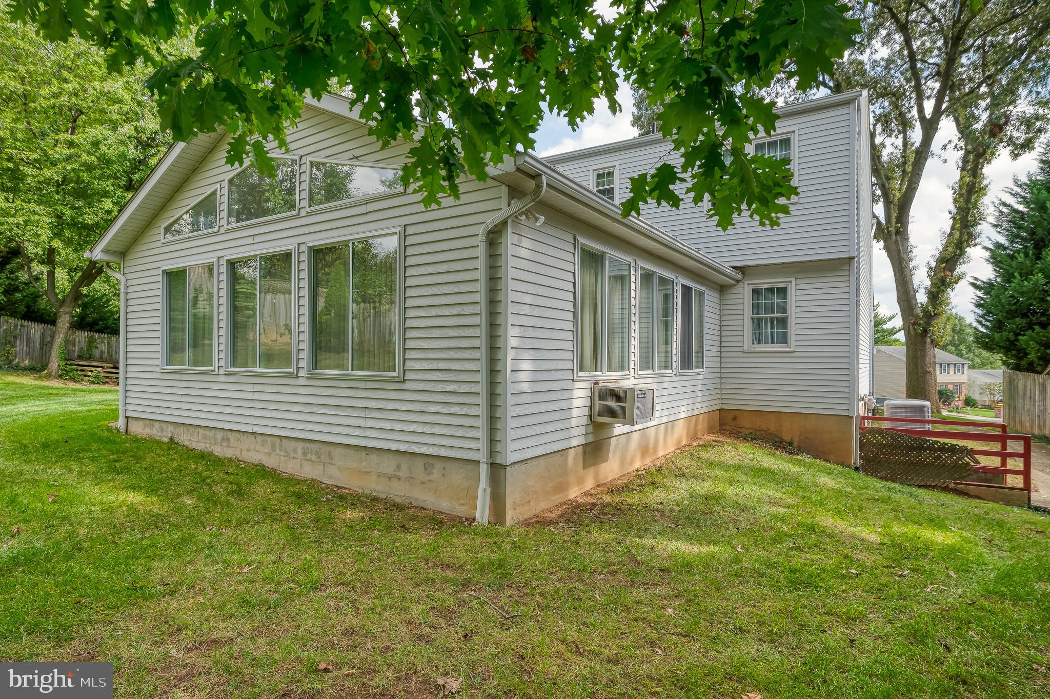 LINTHICUM OAKS - Residential