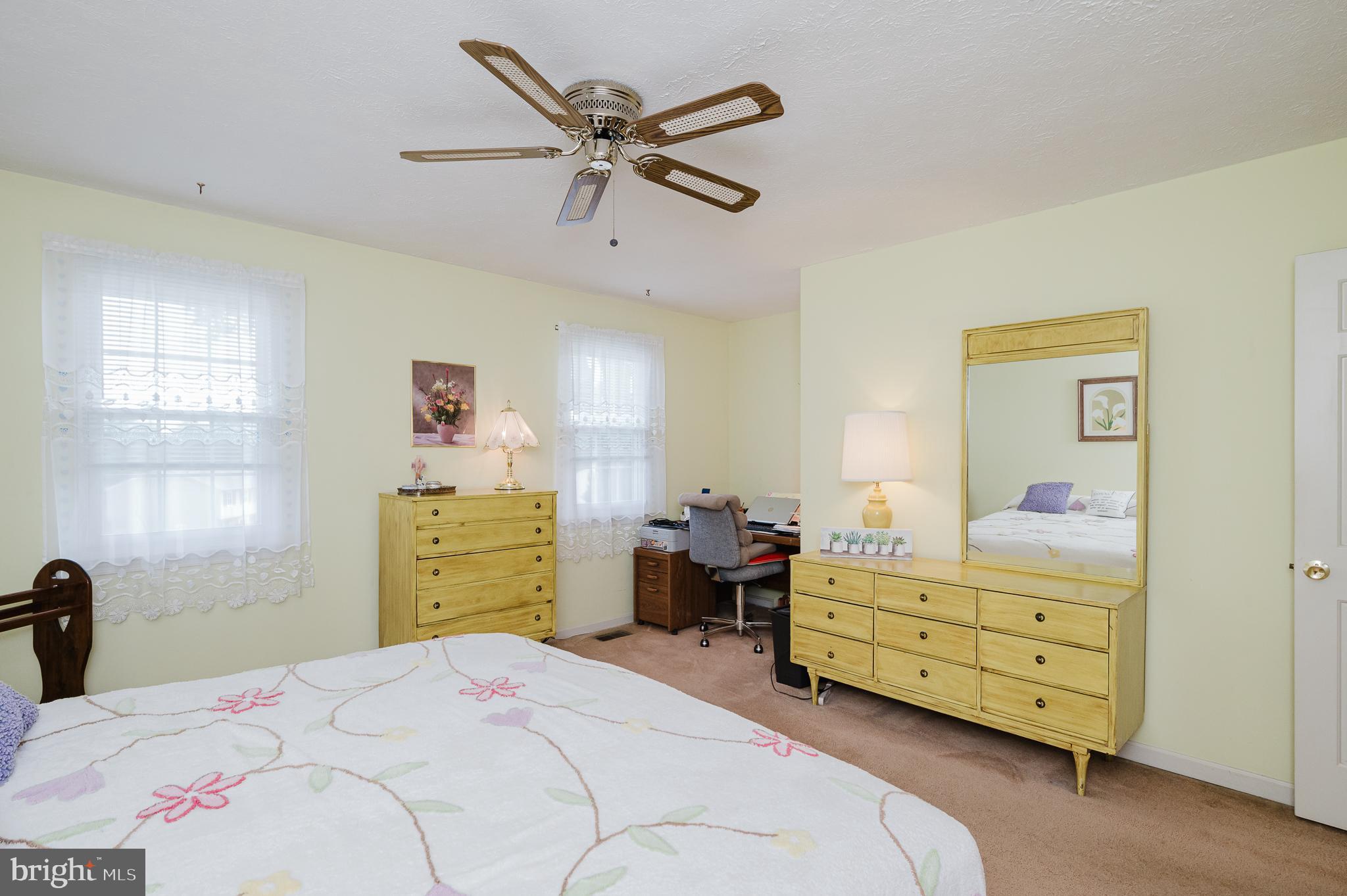 LINTHICUM OAKS - Residential