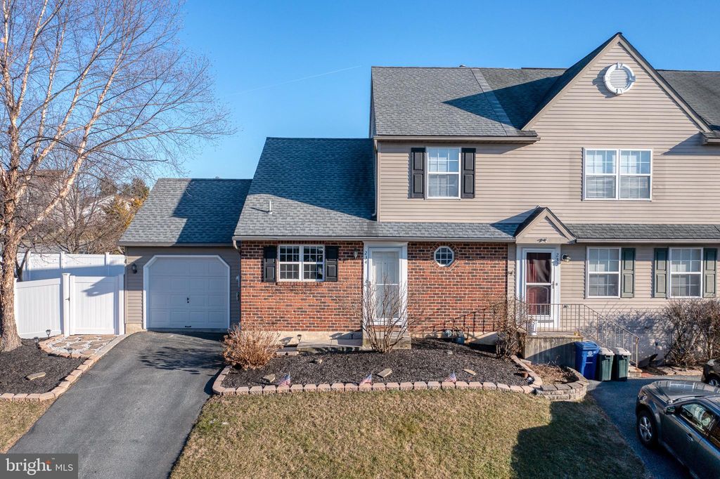 Photo of 234 QUAKING ASPEN LN, MARIETTA, PA 17547 (MLS # PALA2030652)