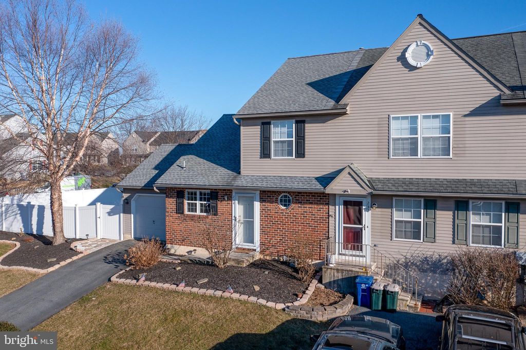 Photo of 234 QUAKING ASPEN LN, MARIETTA, PA 17547 (MLS # PALA2030652)