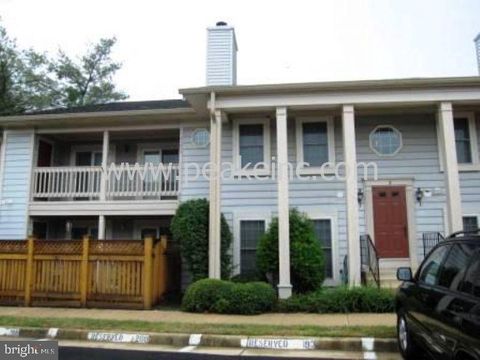 Photo of 6057 - B Essex House Square, ALEXANDRIA, VA 22310 (MLS # VAFX2310264)
