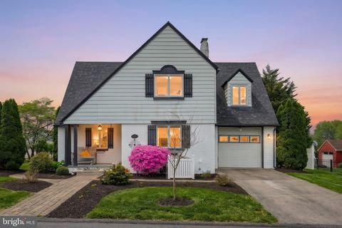 824 GRANDVIEW ROAD YORK PA 17403