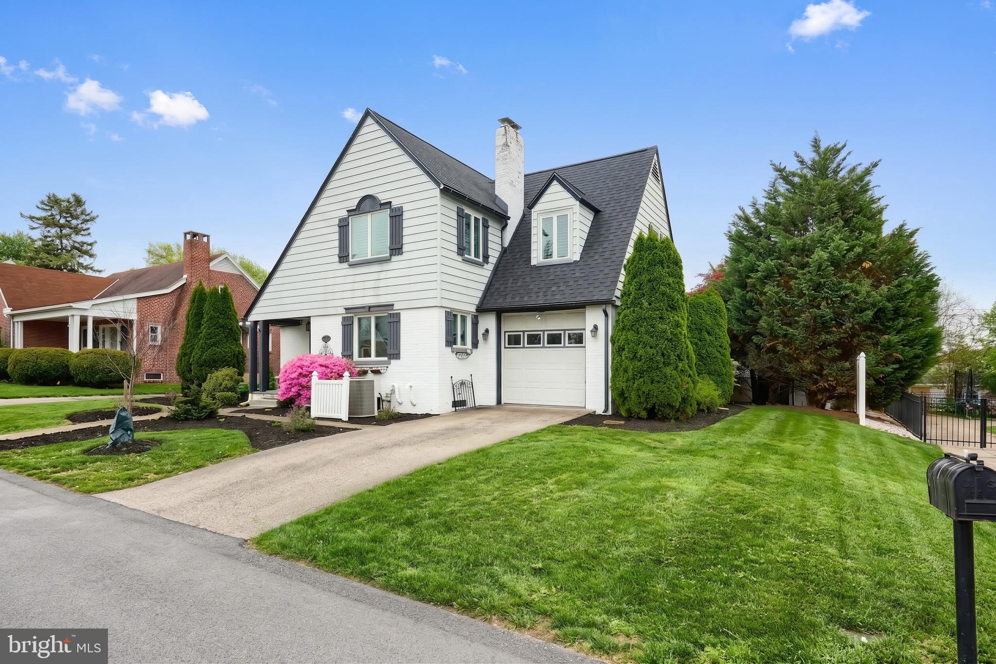 824 GRANDVIEW ROAD