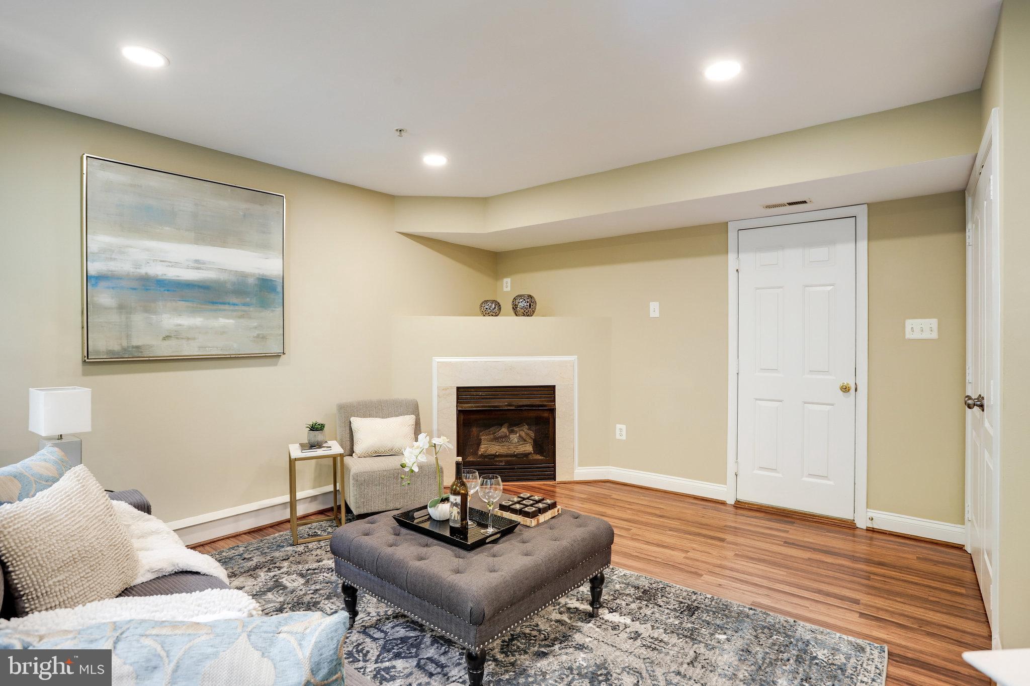 2120 DARCY GREEN PLACE