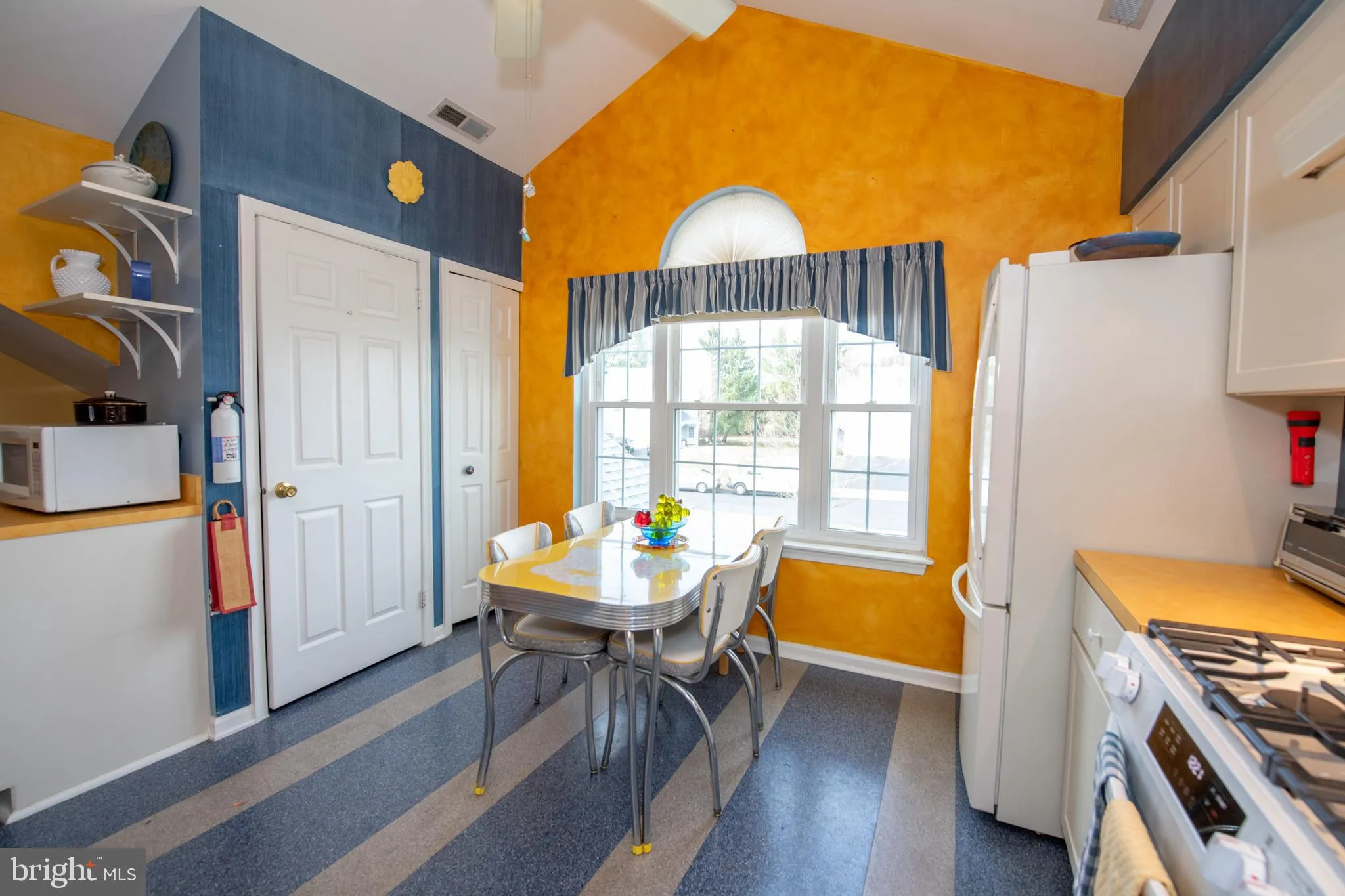 Southampton, Pennsylvania 18966, United States, 2 Bedrooms Bedrooms, ,3 BathroomsBathrooms,Residential,Active,87416