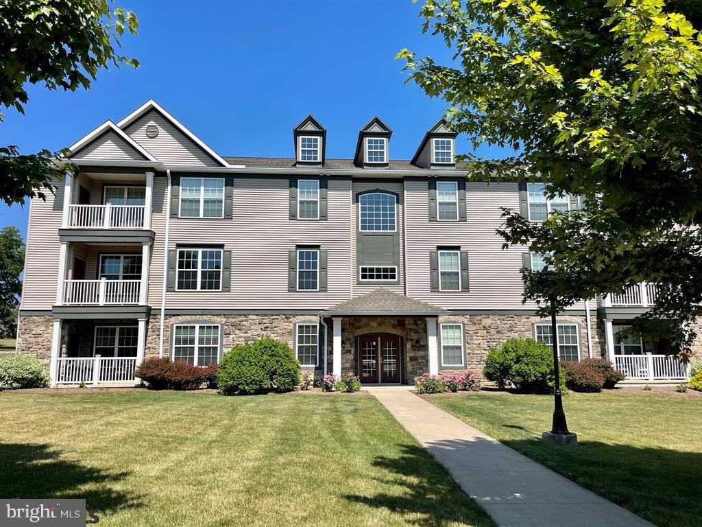 Resort like Living in Happy Valley. The Village at Penn State @ Mascot Cove is located within 2 miles from Beaver Stadium & moments away from Toftrees Resort where you will find one of State College's best public golf courses & some of the area's best local restaurants. Whether you are looking for a new place to call home or a weekend retreat this meticulously maintained move-in ready unit offers hardwood floors & 9' ceilings. The well-appointed kitchen delivers upgraded cabinetry, Granite countertops & included stainless appliances. There are 2 bedrooms, 2.5 baths & a convenient laundry room. Additional highlights include a private covered deck, heat pump & central air. The low monthly HOA fee includes common area maintenance, exterior maintenance, lawn care, snow removal, exterior insurance, water, sewer, refuse, use of the Clubhouse & in-ground swimming, people making this the perfect spot for those with a busy lifestyle or looking for maintenance free living.