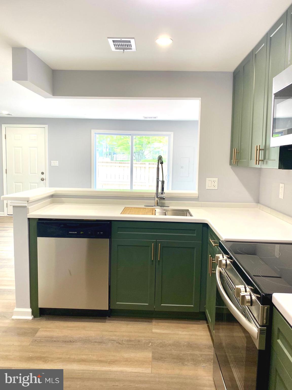 MONTGOMERY VILLAGE - Residential