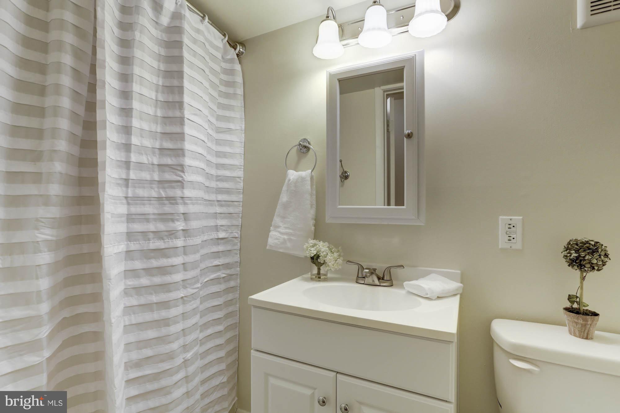 HUNTERS POINTE - Residential Lease