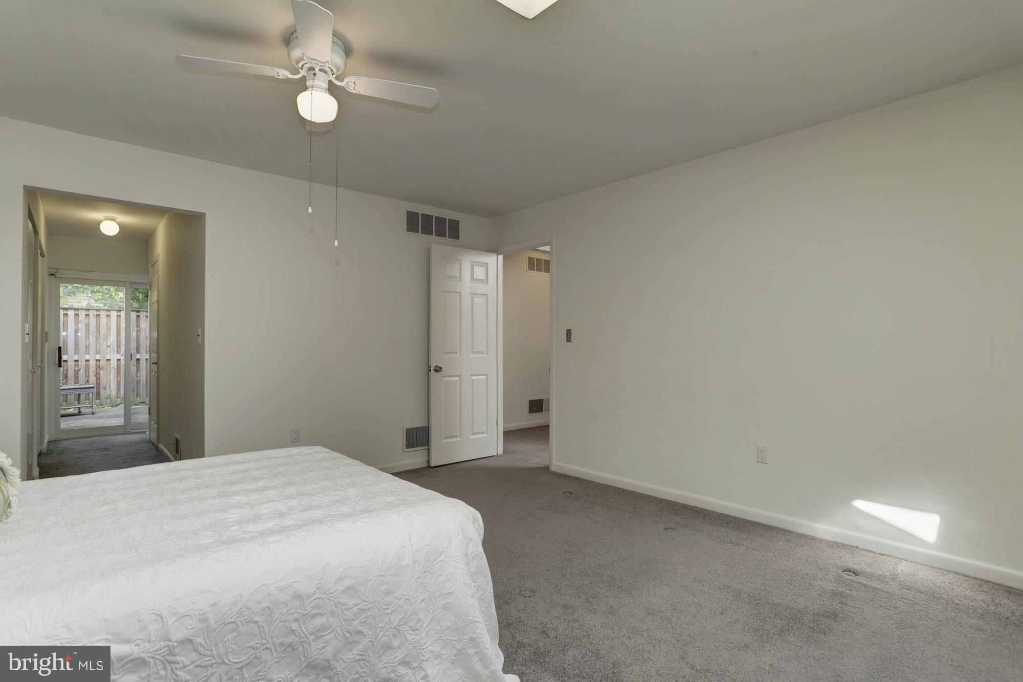 HUNTERS POINTE - Residential Lease