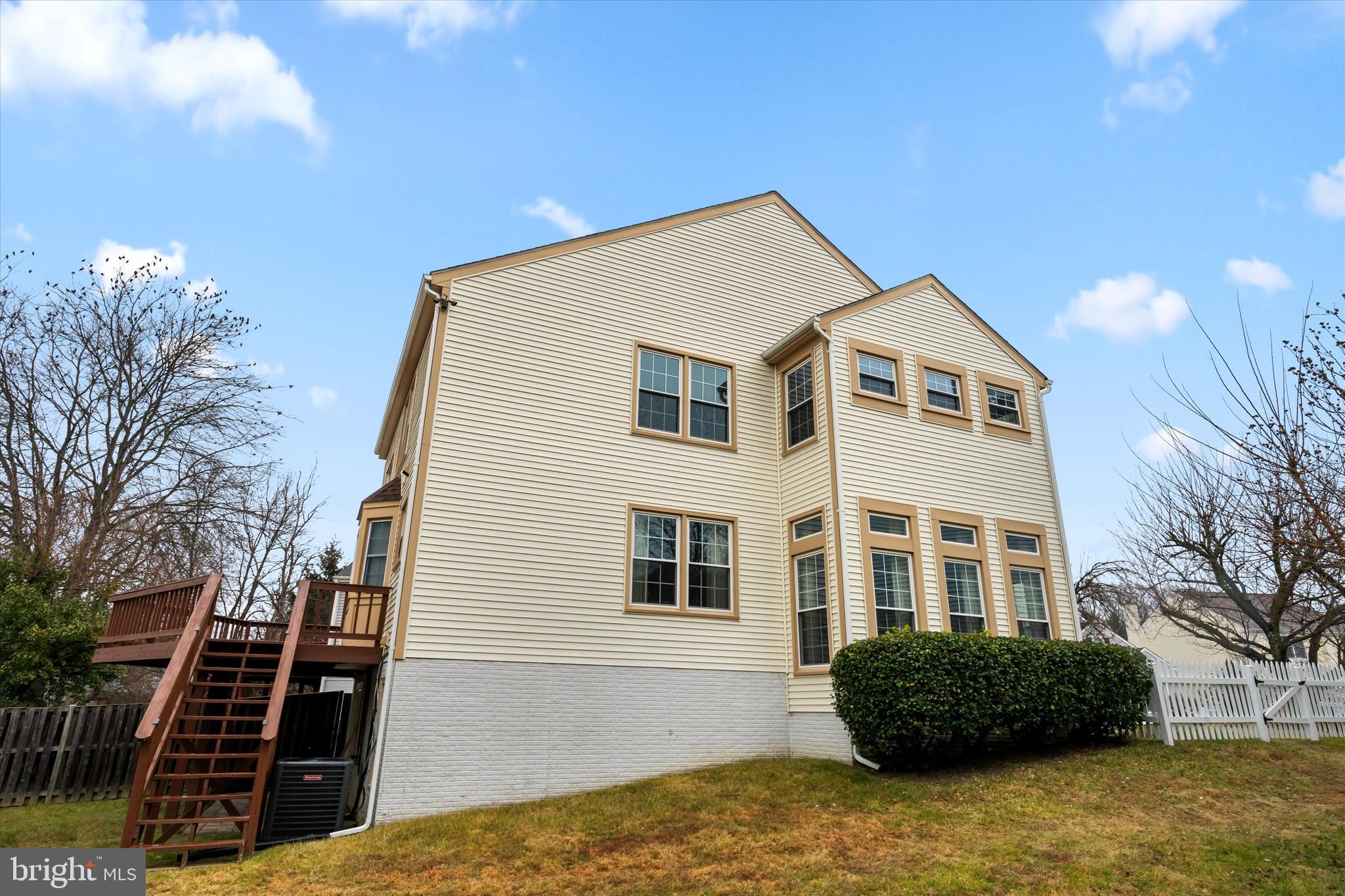 LONGMEAD - Residential