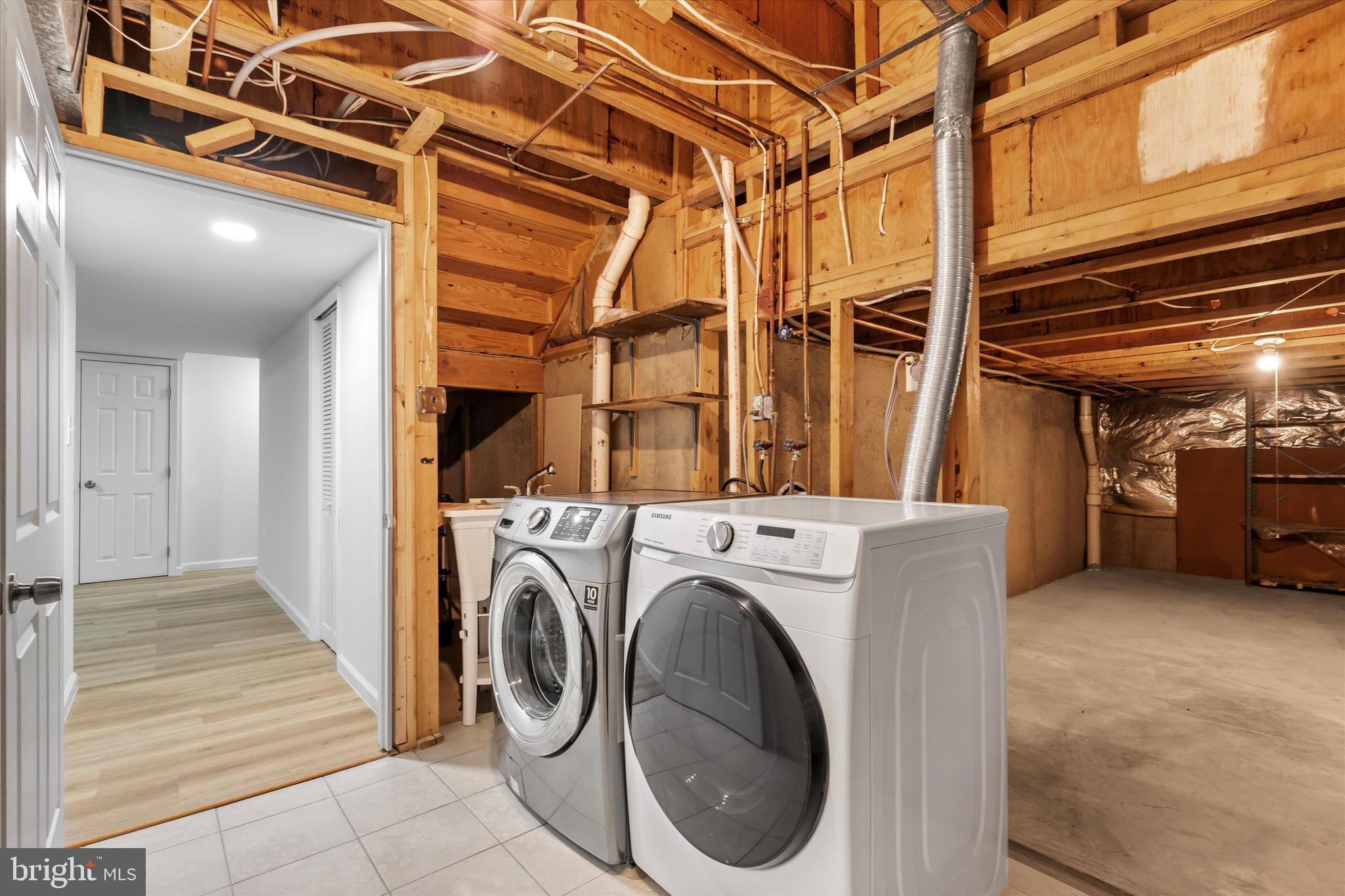 LONGMEAD - Residential