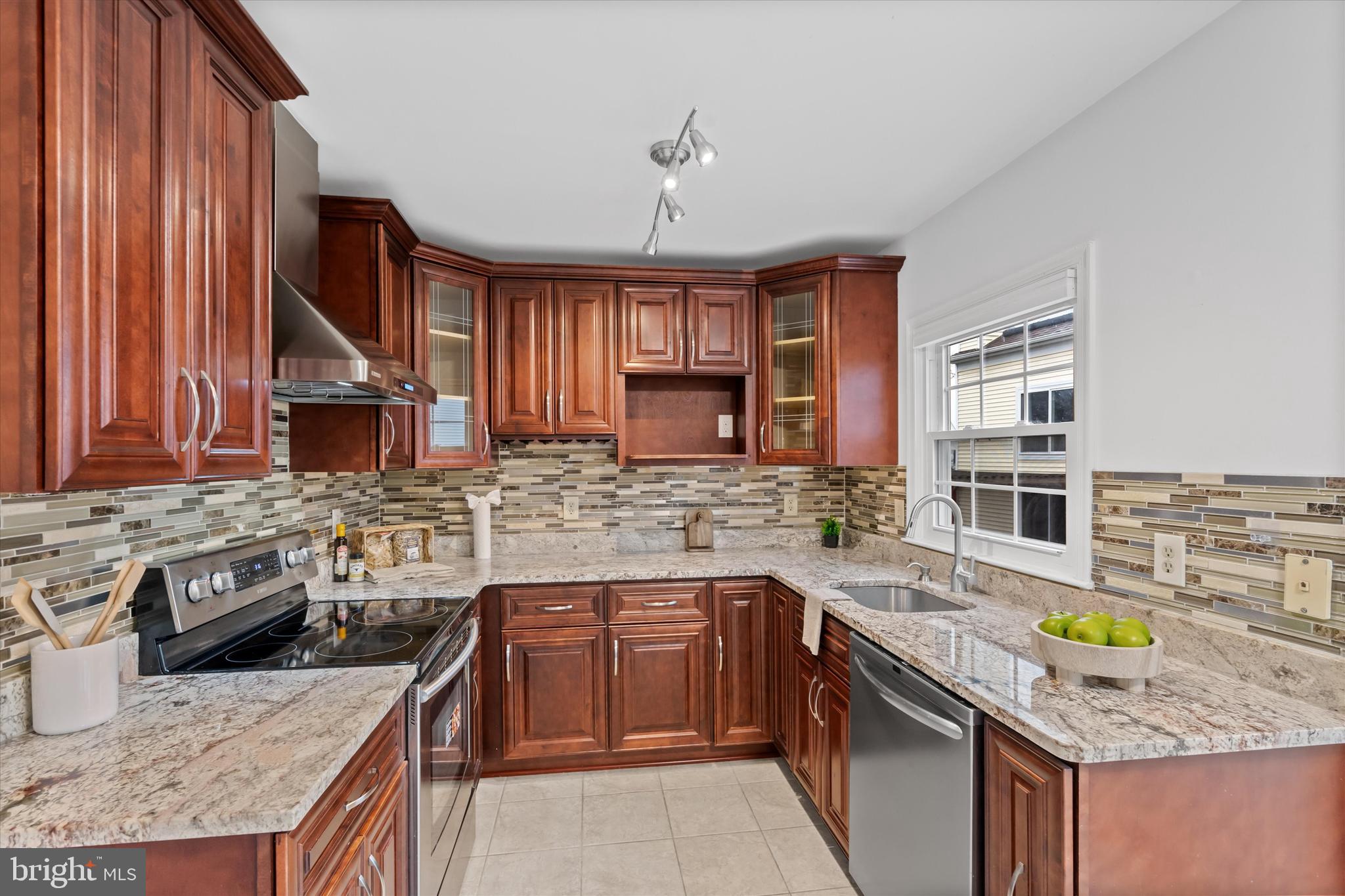 LONGMEAD - Residential