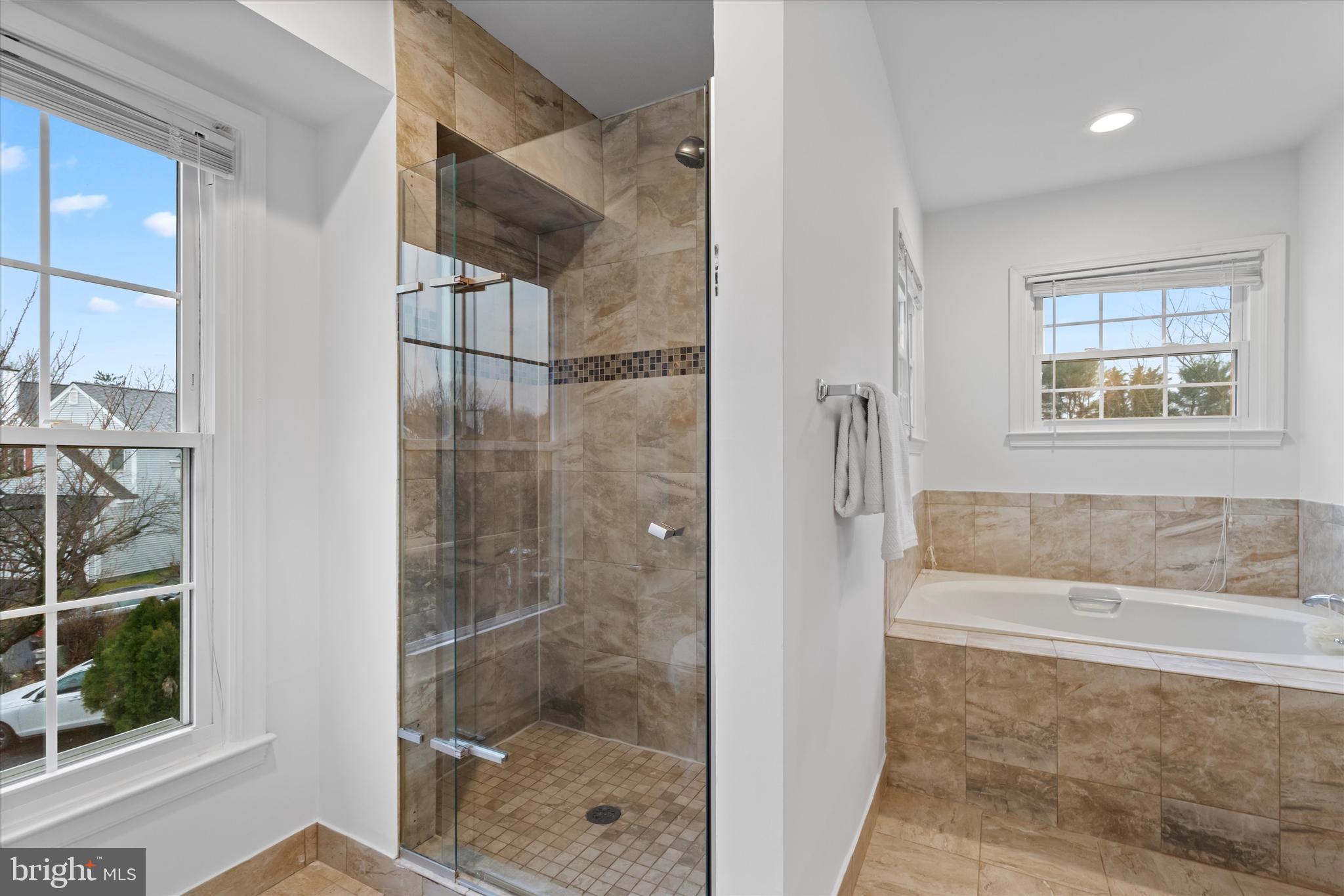 LONGMEAD - Residential