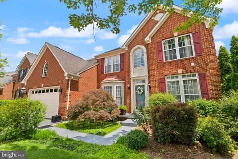 Photo of 14193 Clatterbuck Loop, GAINESVILLE, VA 20155 (MLS # VAPW2118688)