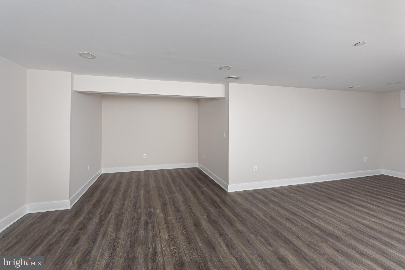 OAKLAND PARK - Residential