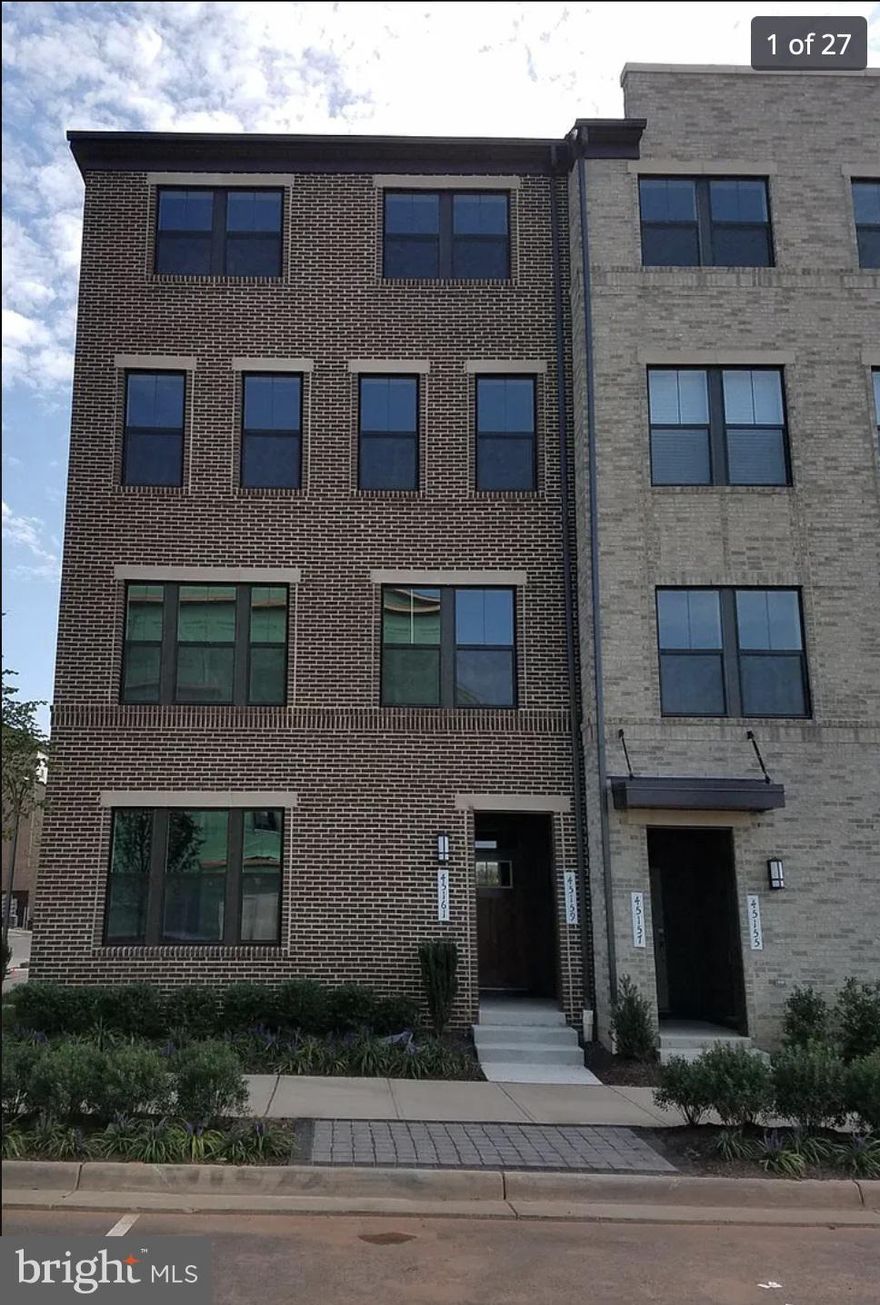 Immaculate 2-level TH condo in Kincora, built in 2020 and available for immediate move-in! This 3-bedroom, 2.5-bath home features a spacious living/dining room, bright white kitchen with stainless steel appliances, and convenient half bath on the main level. Upstairs, you'll find a bonus landing den area, three bedrooms, two full baths, and a laundry center. The home also includes a deck, 1-car garage, and driveway.

Conveniently located near One Loudoun, Dulles Town Center, Dulles 28 shopping complex, Route 7, Loudoun County Parkway, Route 28, and The Green Way.