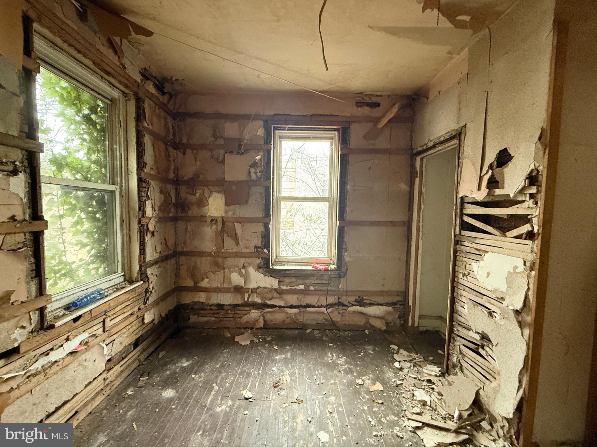 ELMWOOD PARK - Residential