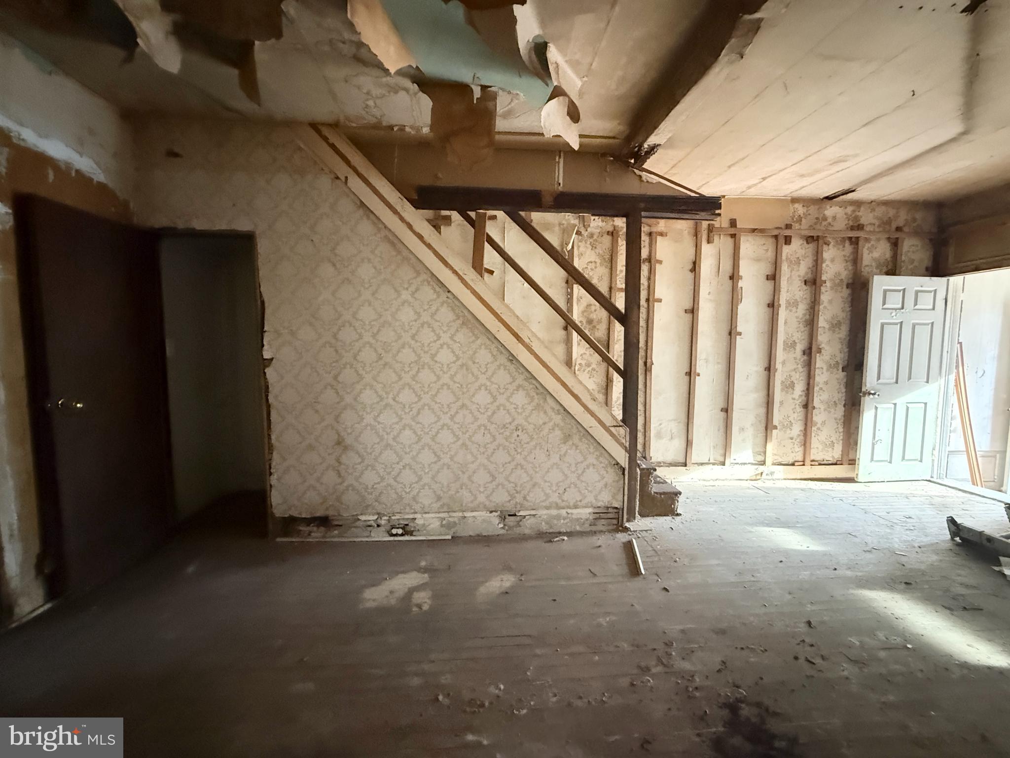 ELMWOOD PARK - Residential