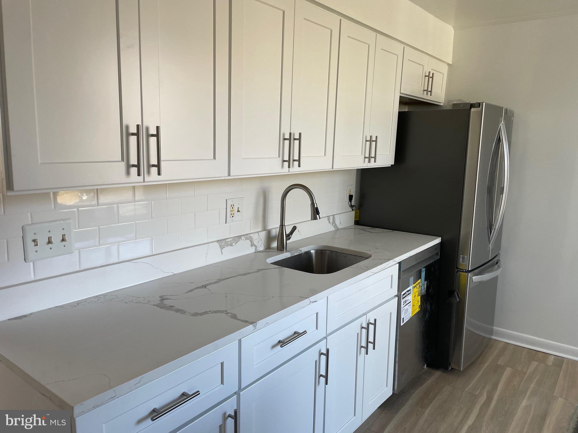 HUNTLEY SQUARE CONDOMINIUMS - Residential