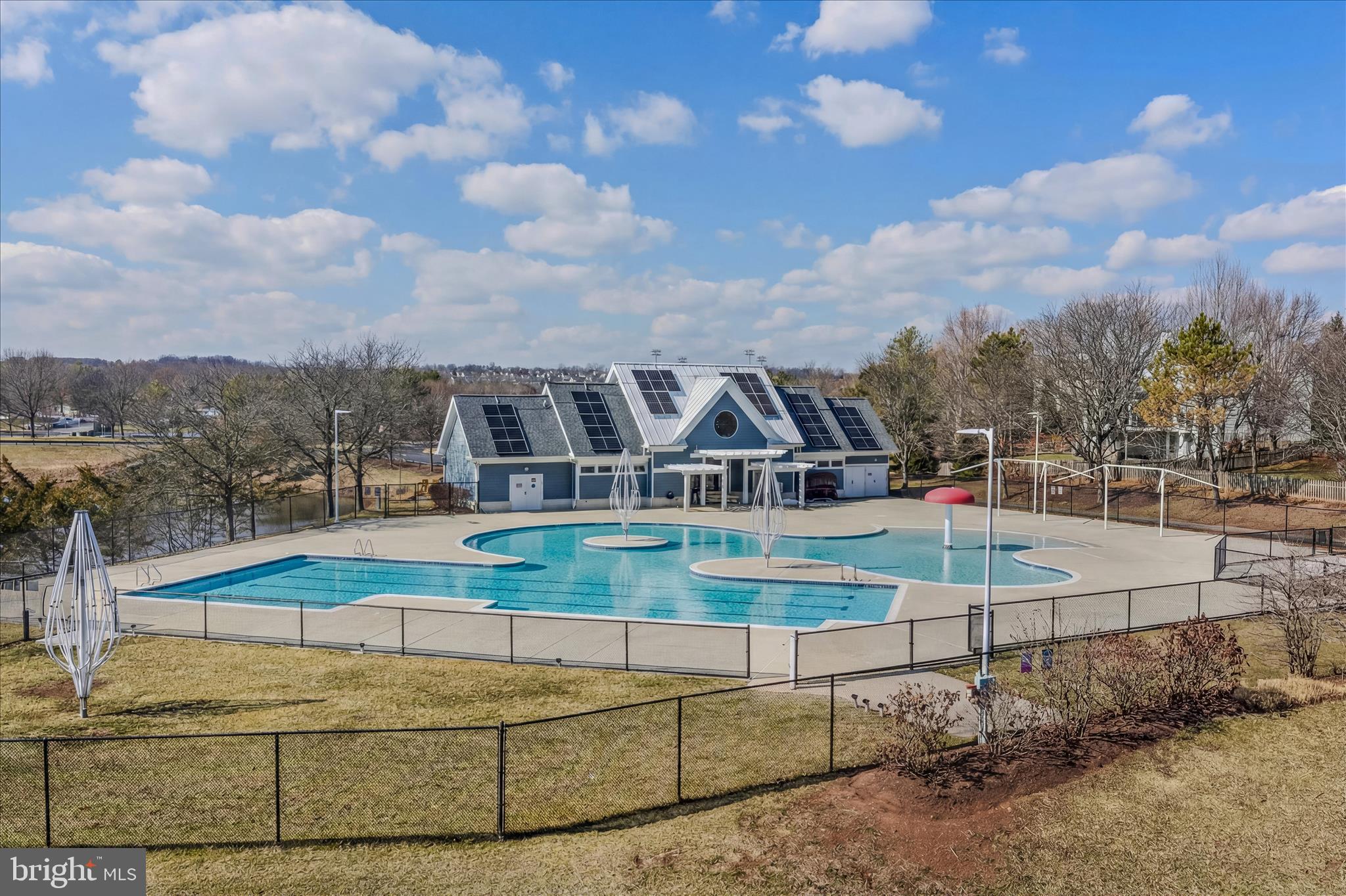 ASHBURN FARM - Residential