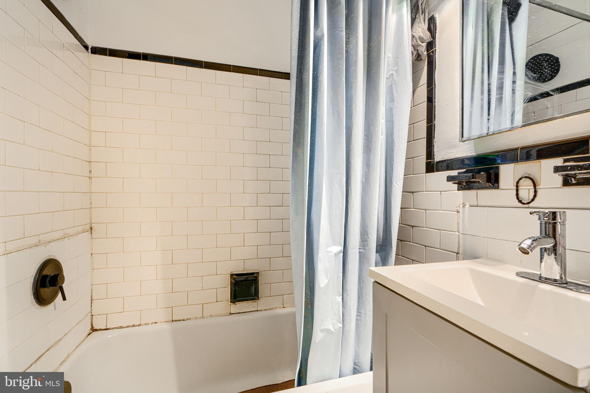 GREEKTOWN - Residential