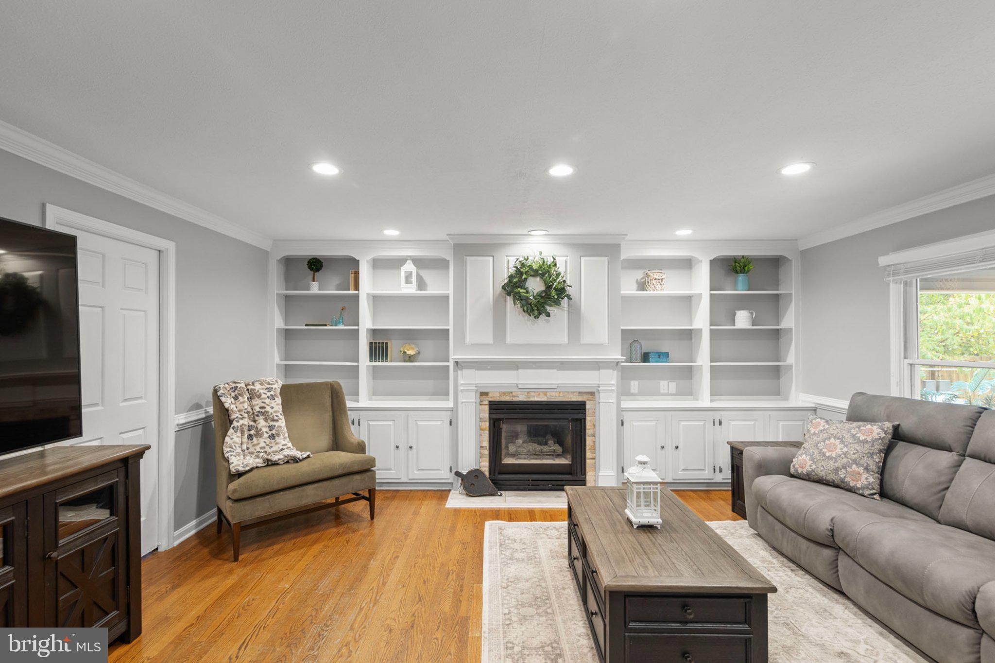 205 CRESTLEIGH DRIVE