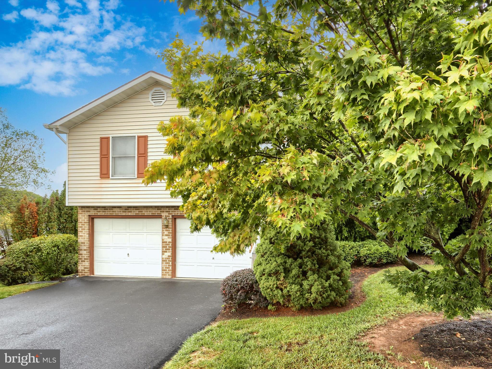 6422 GILLINGHAM LANE