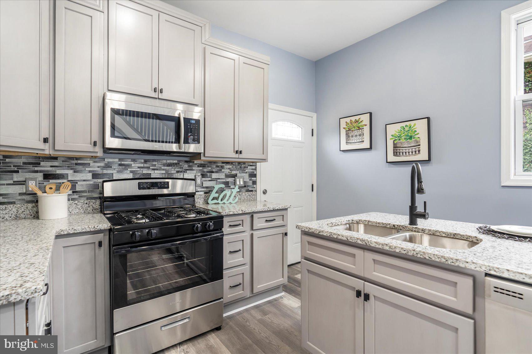 GARWYN OAKS - Residential