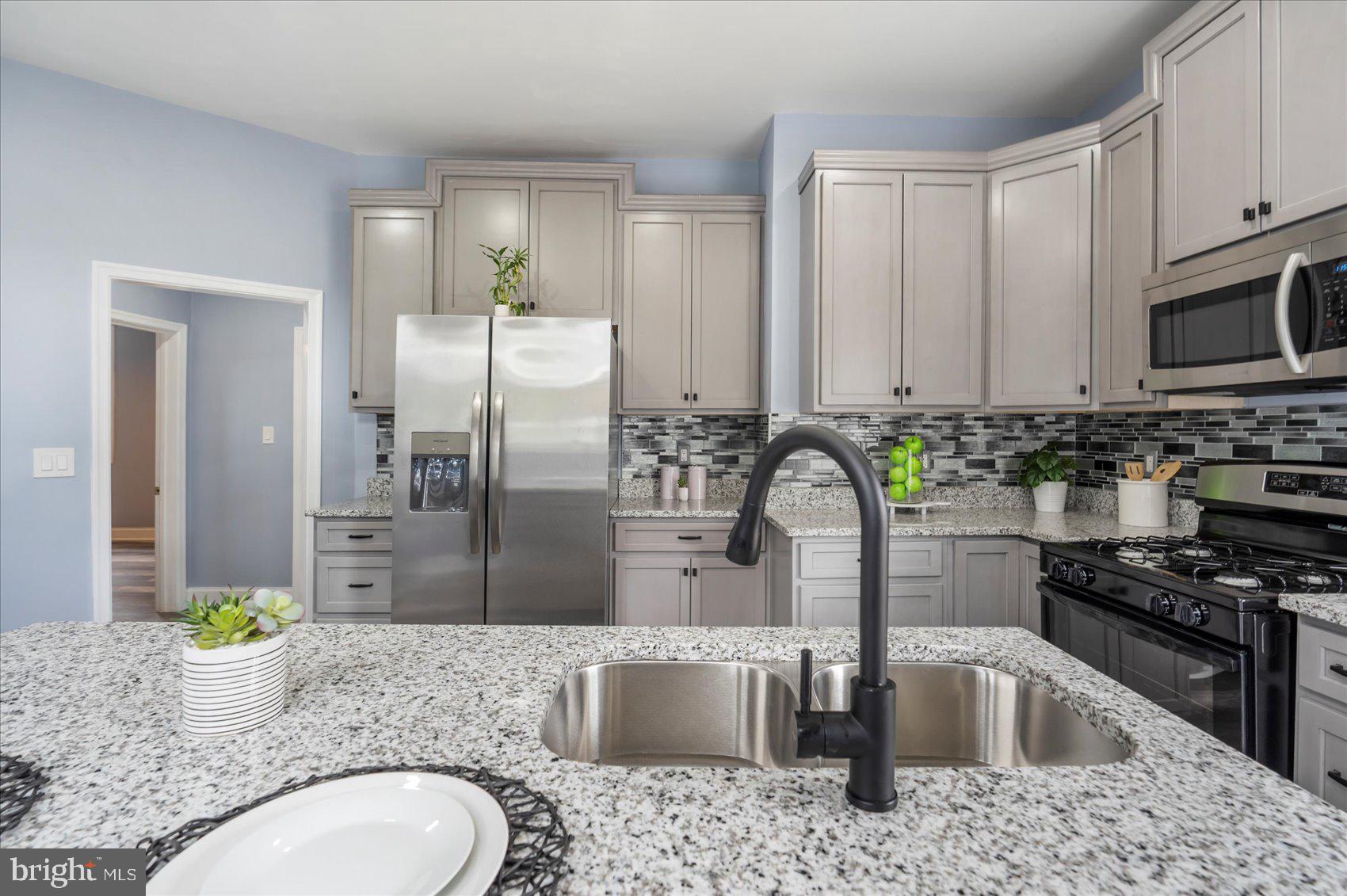 GARWYN OAKS - Residential