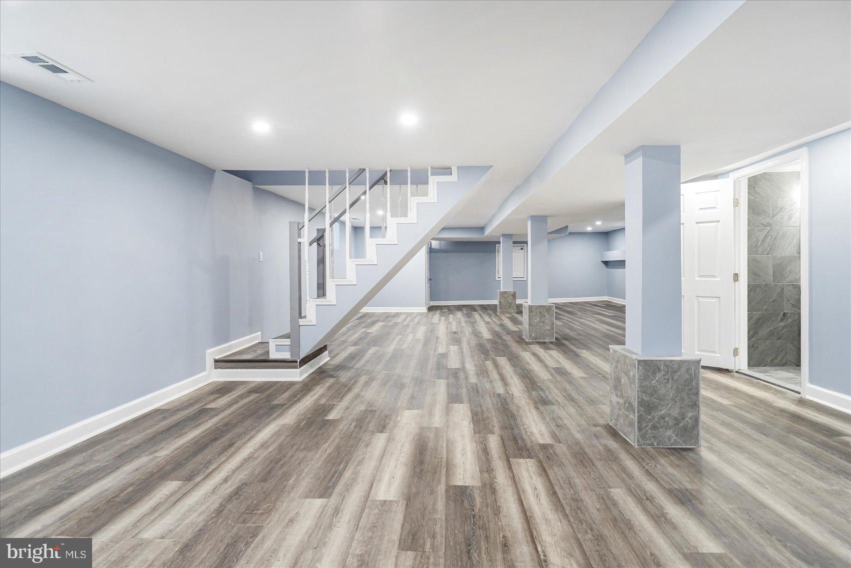 GARWYN OAKS - Residential