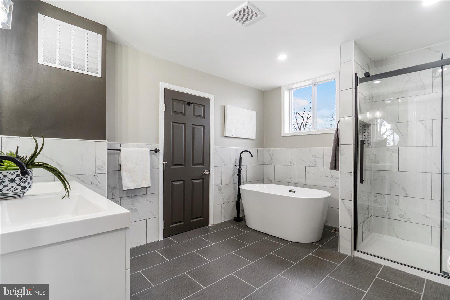 GARWYN OAKS - Residential