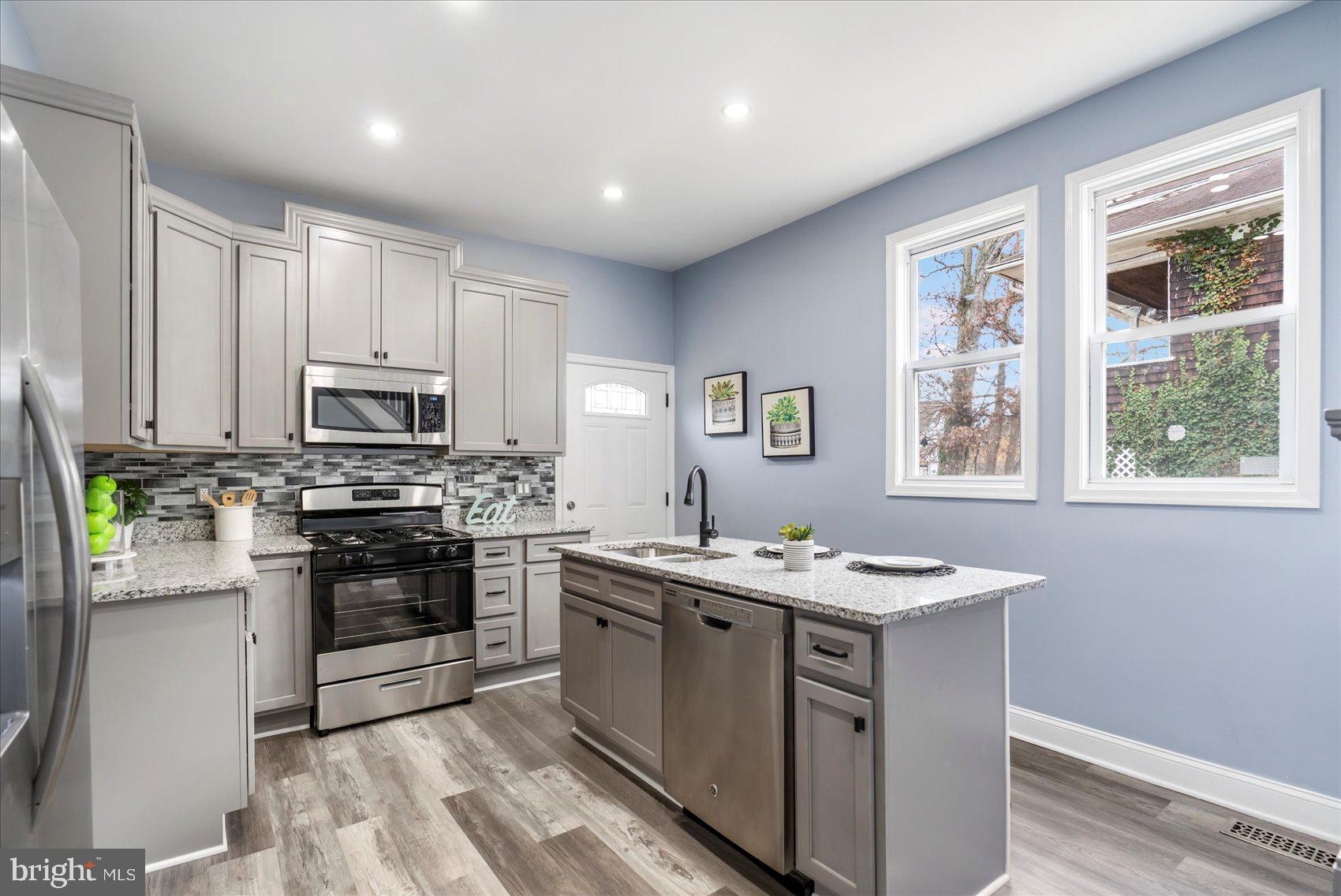 GARWYN OAKS - Residential