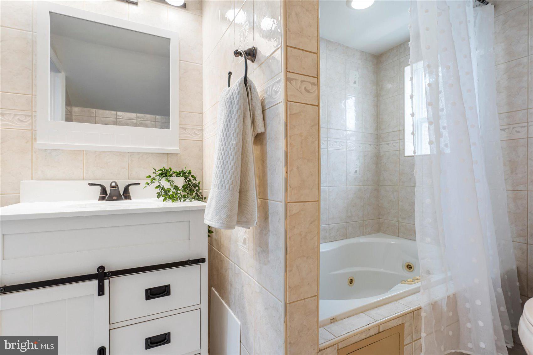 GARWYN OAKS - Residential