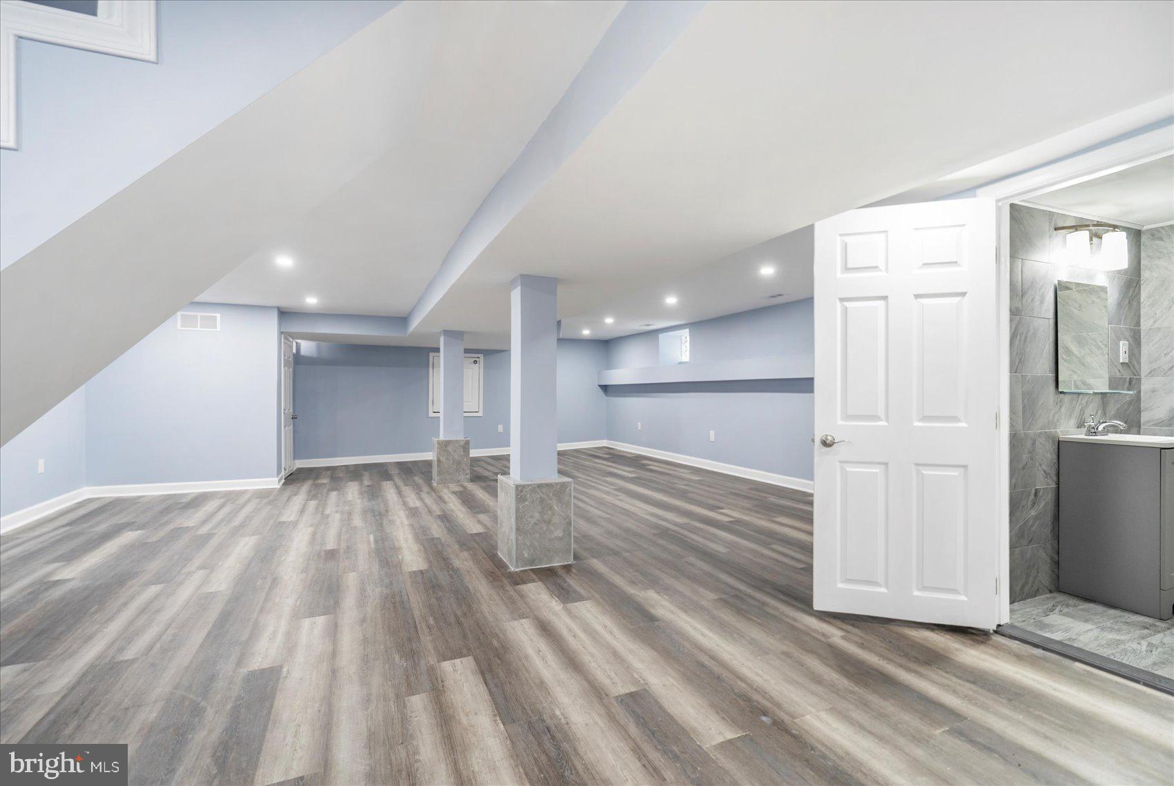 GARWYN OAKS - Residential