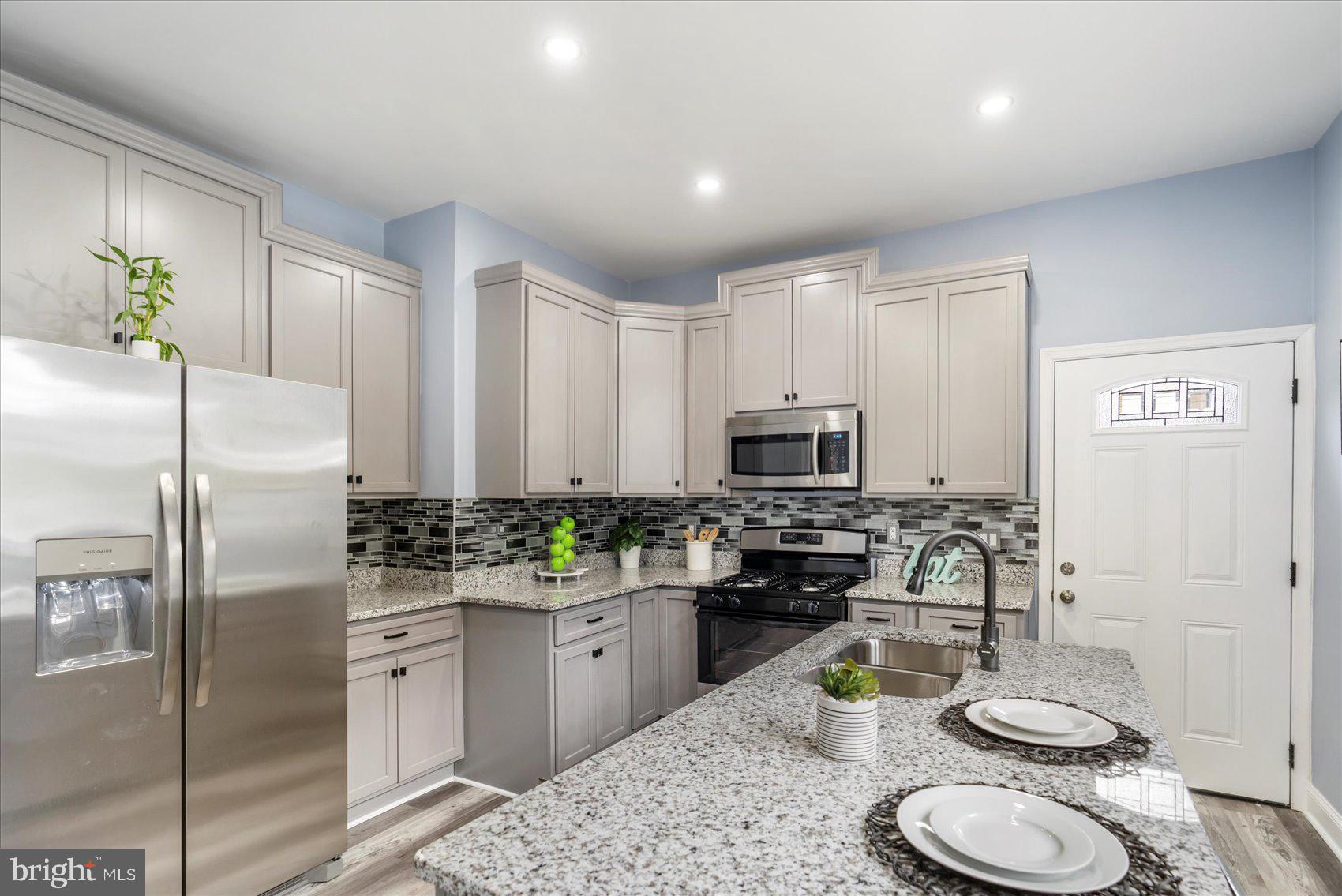 GARWYN OAKS - Residential