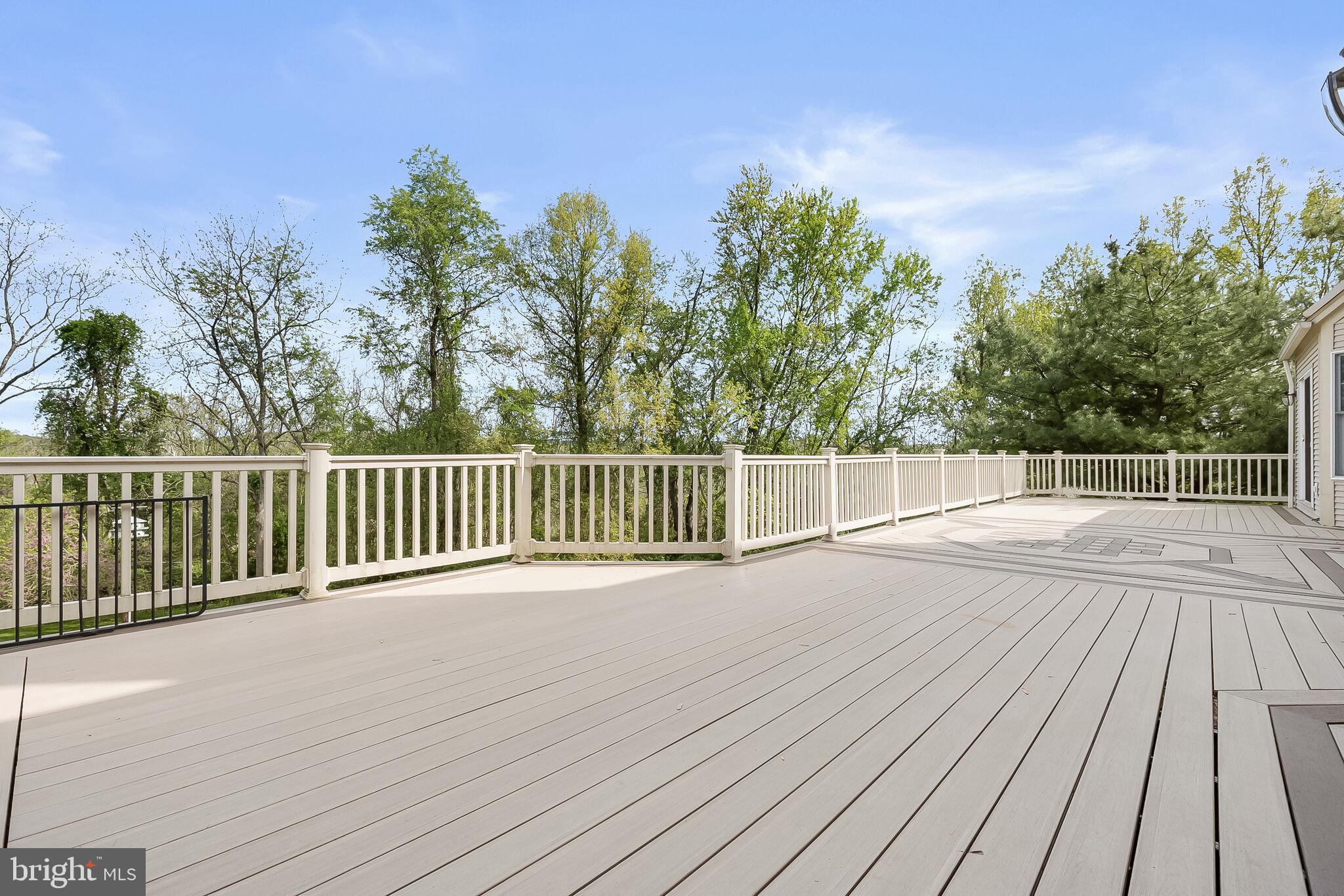 ELLIOTT'S CHANCE - Residential