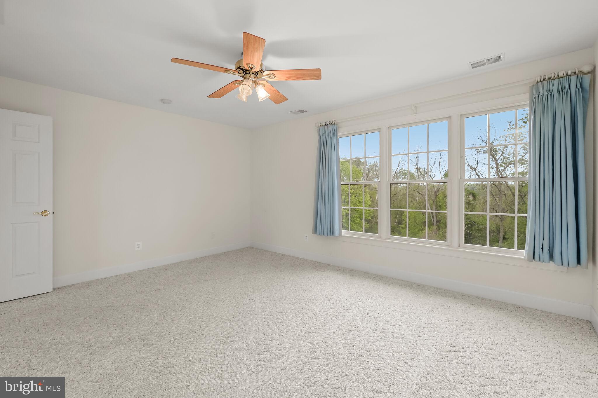 ELLIOTT'S CHANCE - Residential