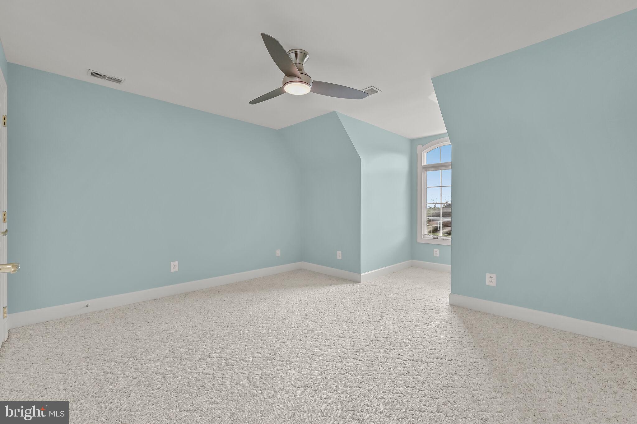 ELLIOTT'S CHANCE - Residential