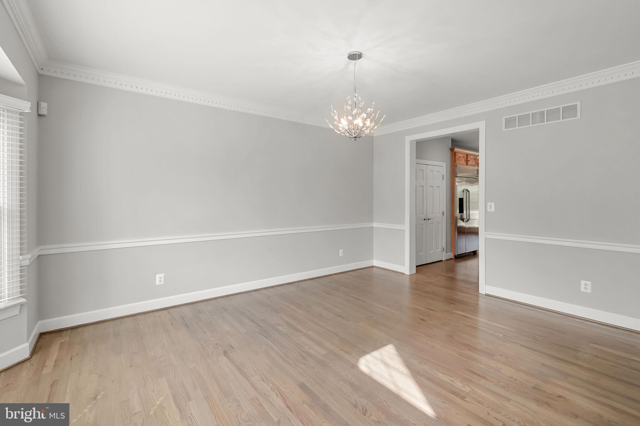 ELLIOTT'S CHANCE - Residential