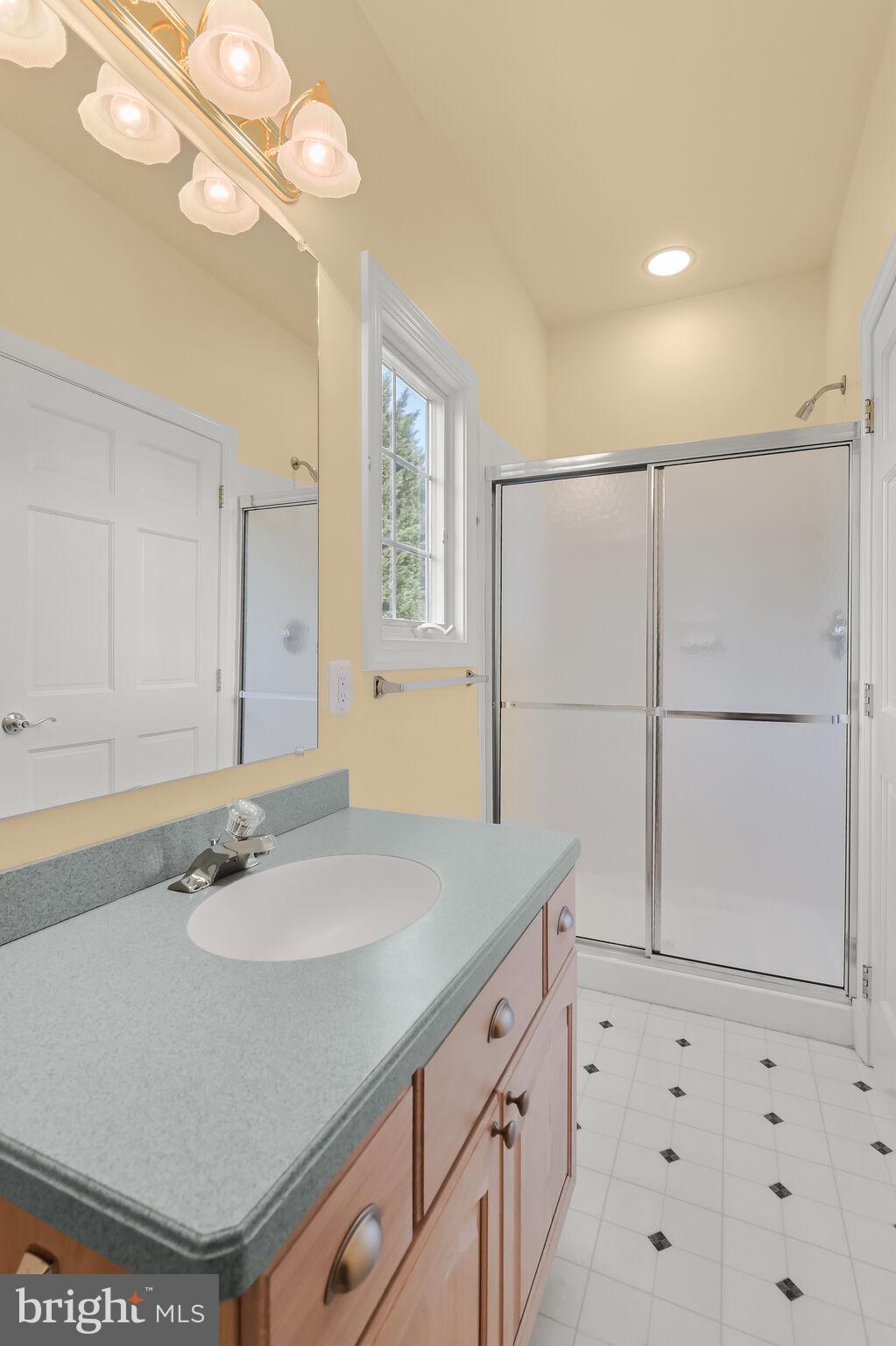 ELLIOTT'S CHANCE - Residential