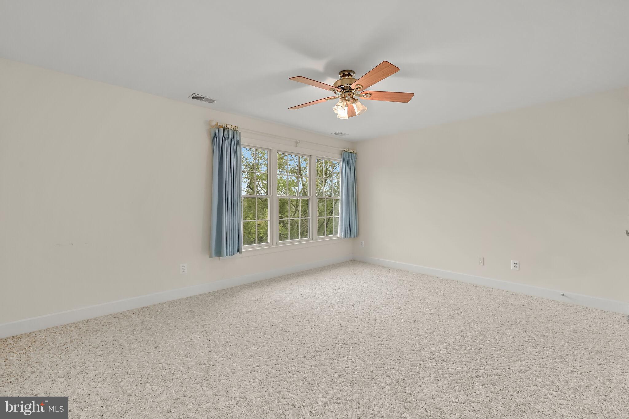 ELLIOTT'S CHANCE - Residential