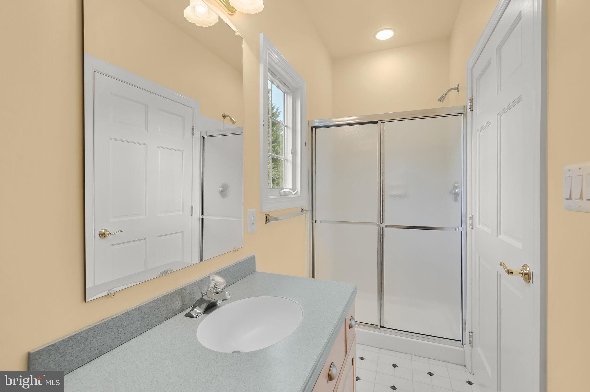 ELLIOTT'S CHANCE - Residential